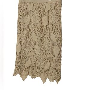 Forever 21 Cream Lined Floral Lace Appliqué Style Skirt with Stretch Waist
